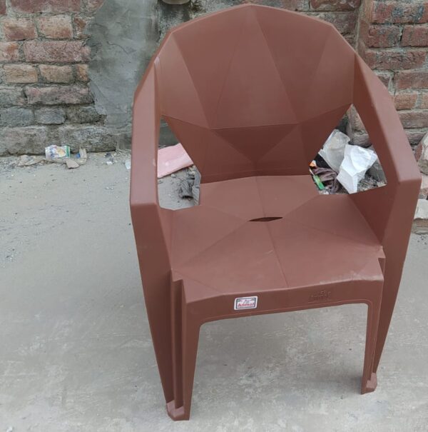 Local plastic deals chair price